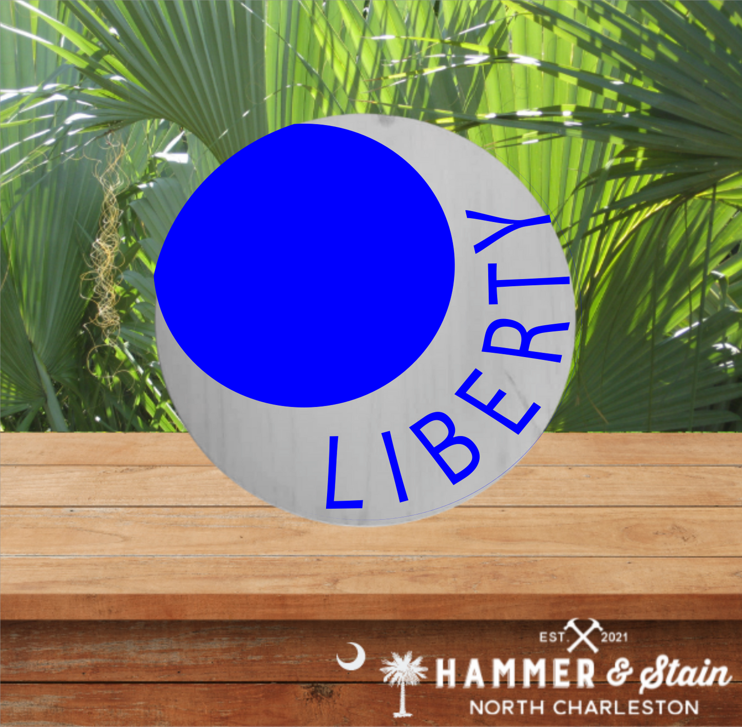 Round or doorhanger with the crescent moon and the word liberty