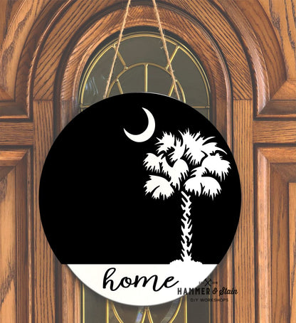 Round or Doorhanger with a Palmetto tree and the word home